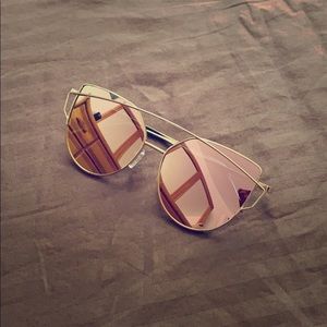 Rose Gold Mirrored Aviator Sunglasses